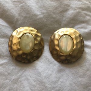 GC. Eighties style clip earrings